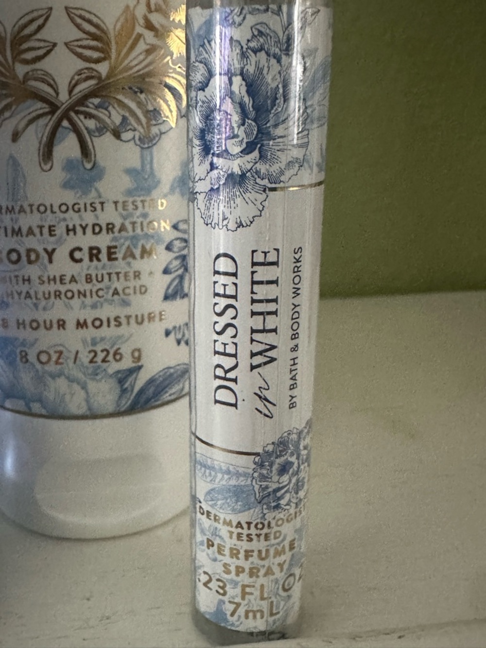 Bath & Body Works Dressed in White Blue Floral Body Wash & Cream Set - Picture 2 of 6